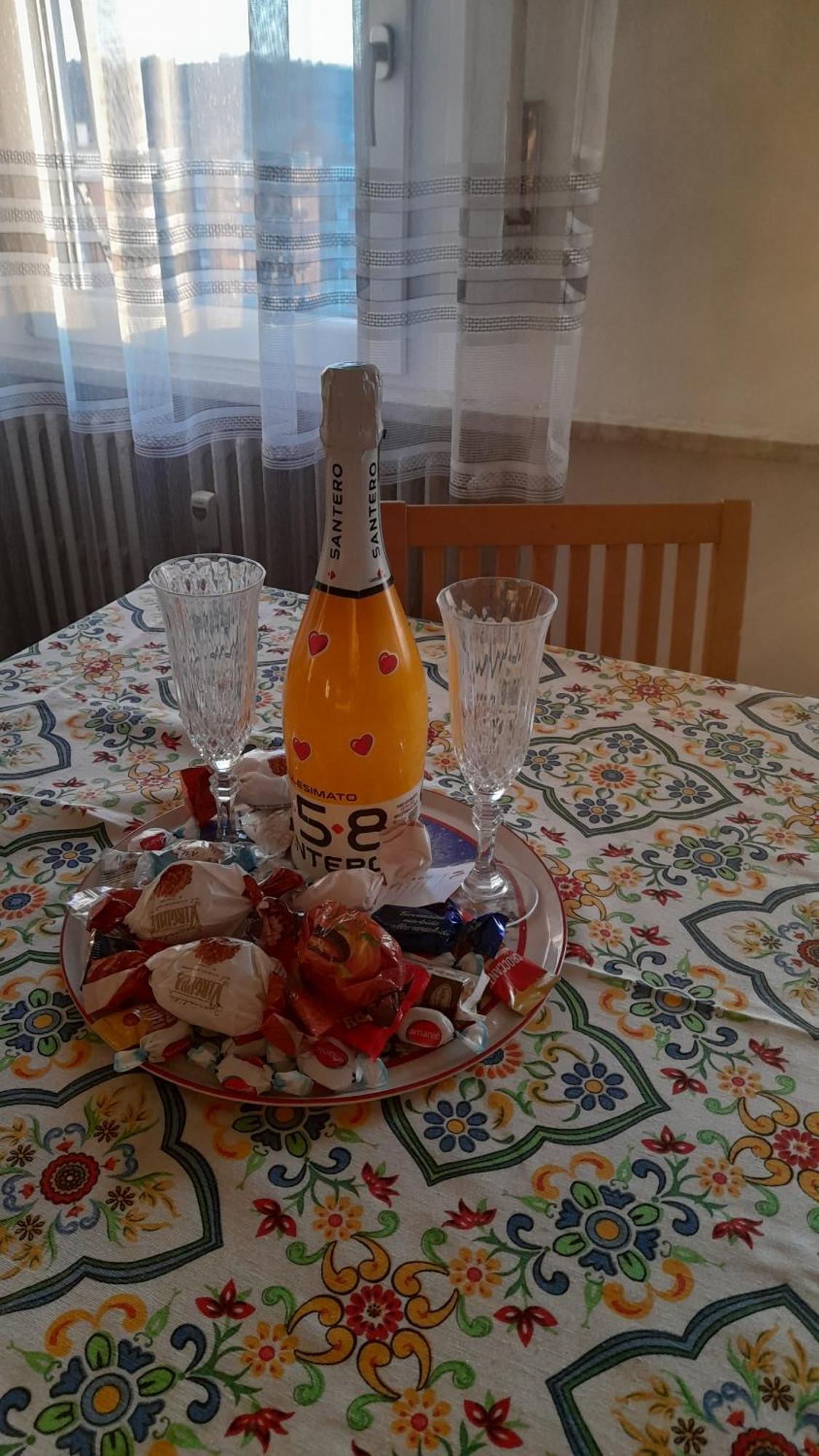 Bellissimo Appartamento Con Supermercato A 50M Άστι Εξωτερικό φωτογραφία